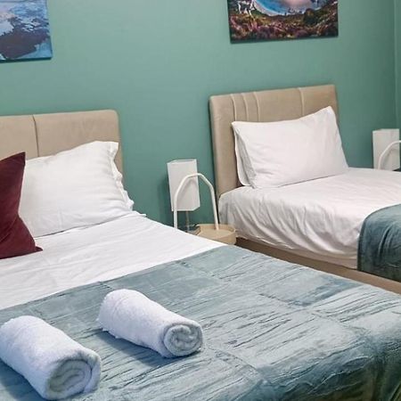 Deluxe Apartment - 1 Min Away From Camden Market And Station Londen Buitenkant foto