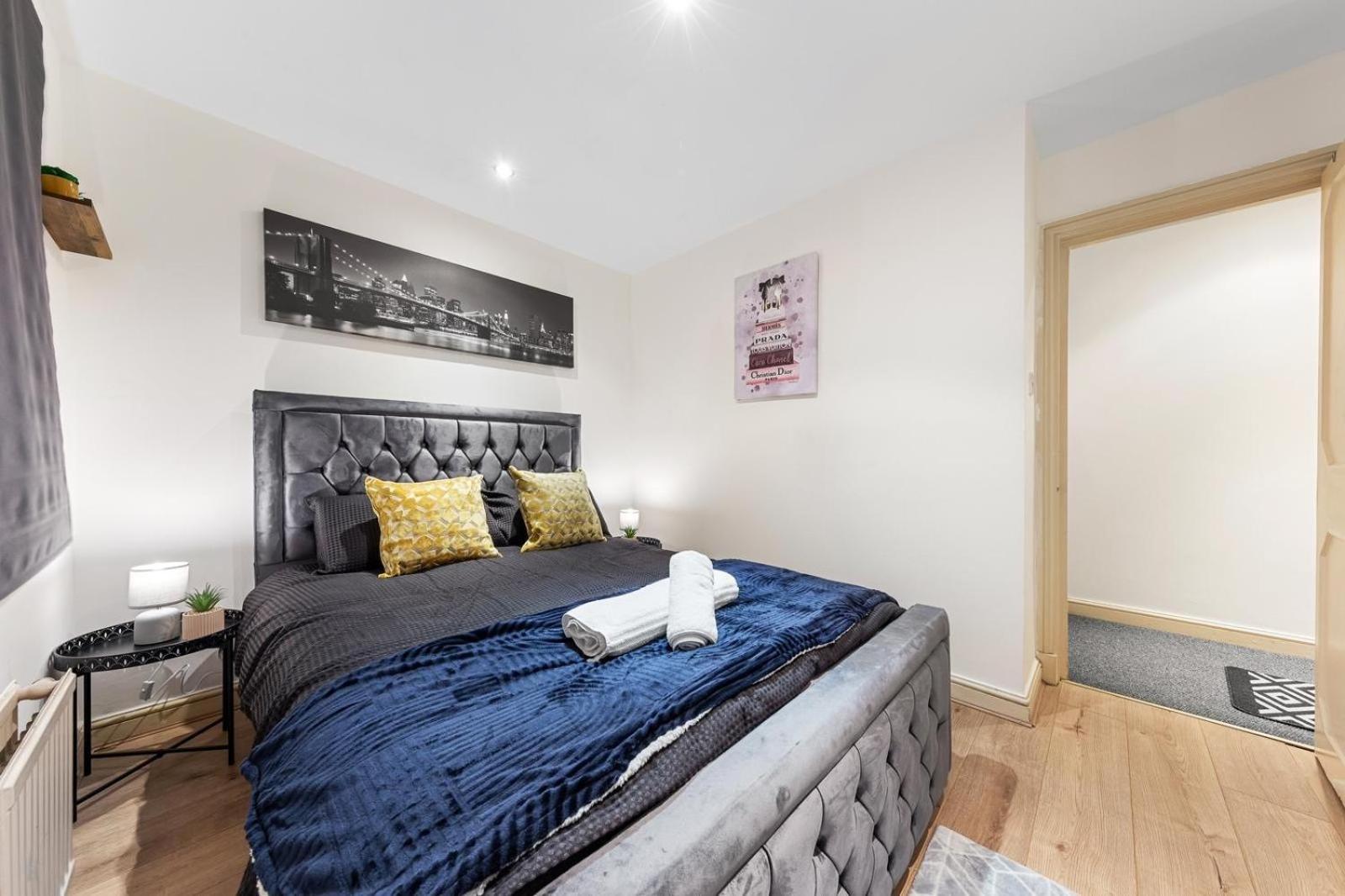 Deluxe Apartment - 1 Min Away From Camden Market And Station Londen Buitenkant foto