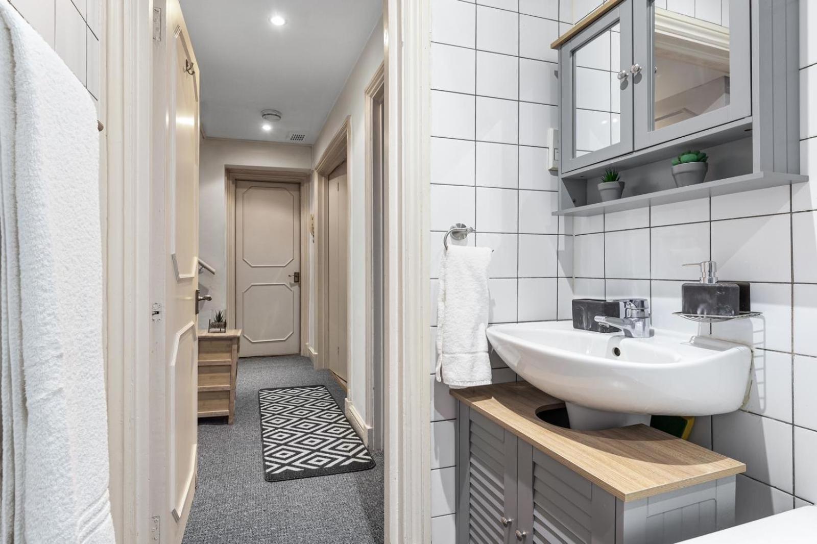 Deluxe Apartment - 1 Min Away From Camden Market And Station Londen Buitenkant foto